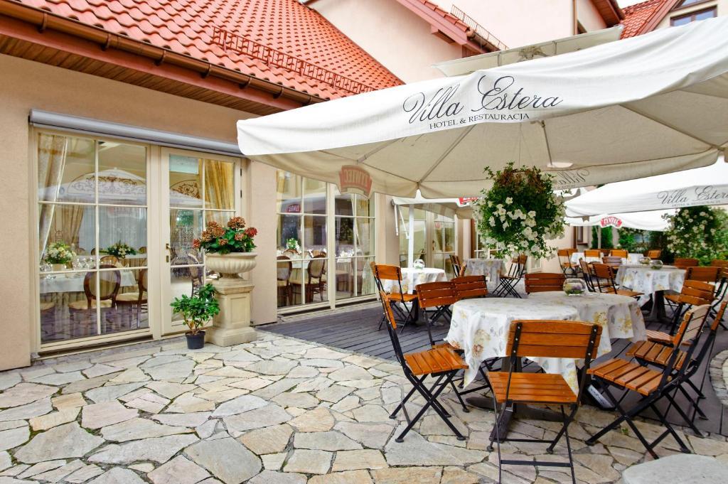 艾斯特拉别墅餐厅酒店 Michałowice 外观 照片